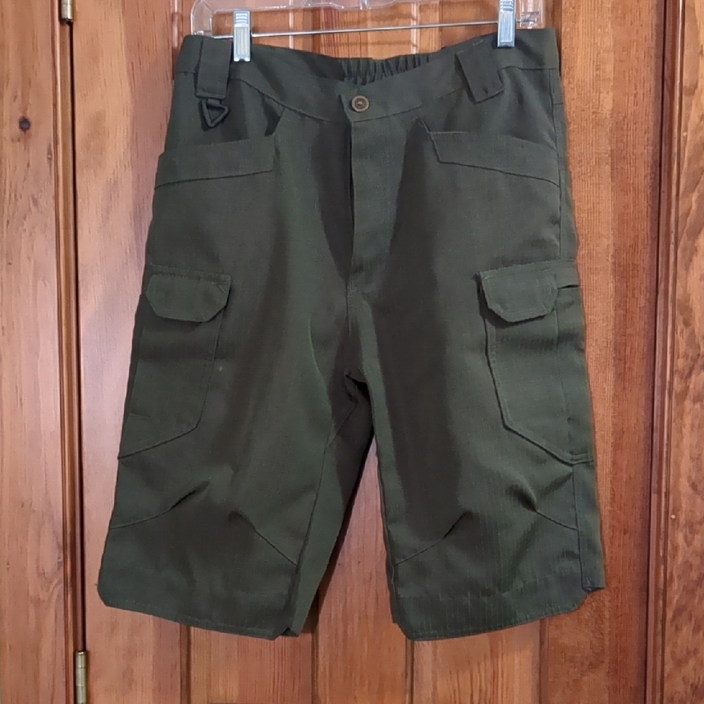 Men's Green Cargo Shorts